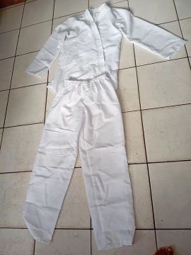 Kimono de Karatê Branco - Tamanho M 
