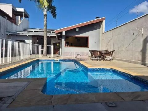Casa na região do Arvore Grande com piscina!