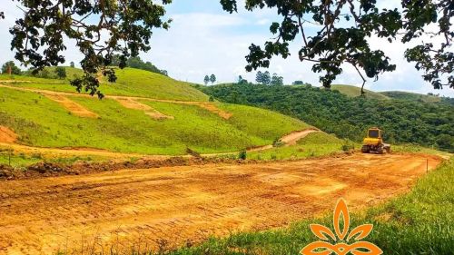 Terrenos em Igaratá  600m² em Condomínio Fechado com Cachoeira e Lago de Pesca