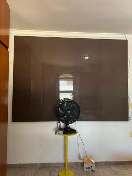 Painel de tv laqueado 
