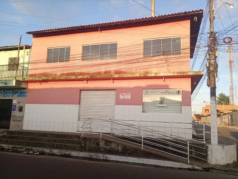 Pizzaria com forno a lenha 