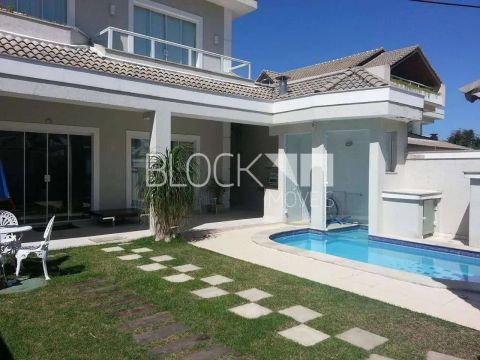 Recreio dos Bandeirantes | Casa de Condomínio 5 quartos, sendo 3 suites