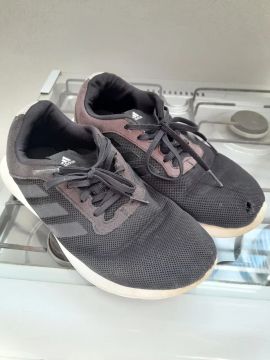 Tênis Adidas feminino 