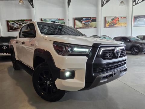 Toyota Hilux 2.8 D-4D Turbo Diesel Cd Conquest 4X4 Automático