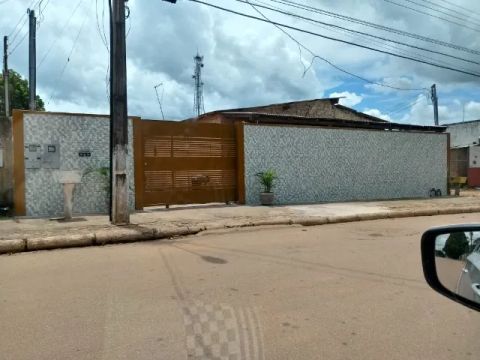 Casa em Candeias do Jamari