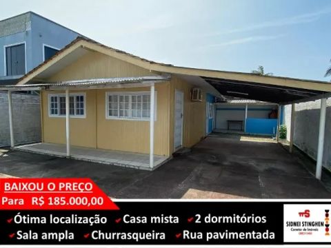 Casa na Praia, situada em rua pavimentada, ótimo preço!