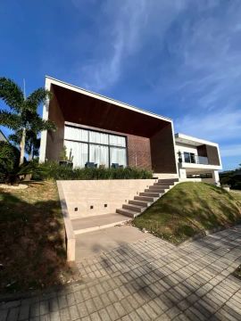 Casa de Alto Padrão em Condomínio Fechado Criciúma