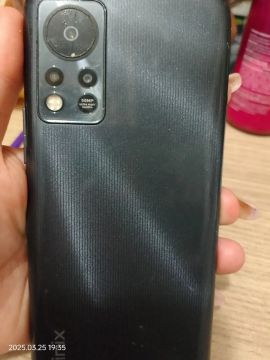 Infinix 11