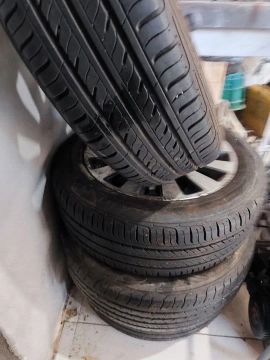 Pneus com roda de liga leve aro 15 NOVOS 5 furos originais Volkswagen 