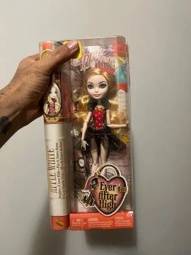 Boneca Ever impecável nunca aberta lacrada 