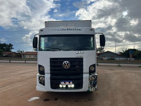 Caminhão Volkswagen Constellation 13.180 - Baú 