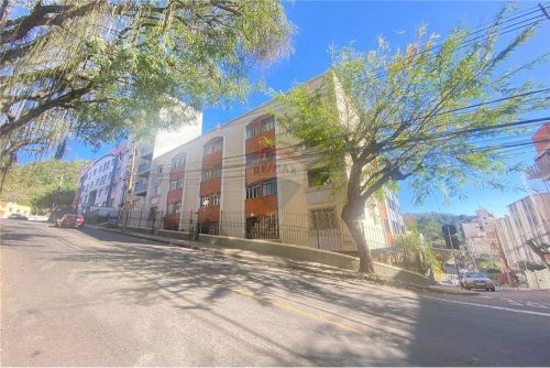 Apartamento de 2 Quartos com Vaga para Alugar no Bairro Vale do Ipê Juiz de Fora