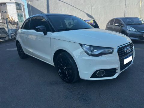 AUDI A1 TFSI 1.4 16v Automático 