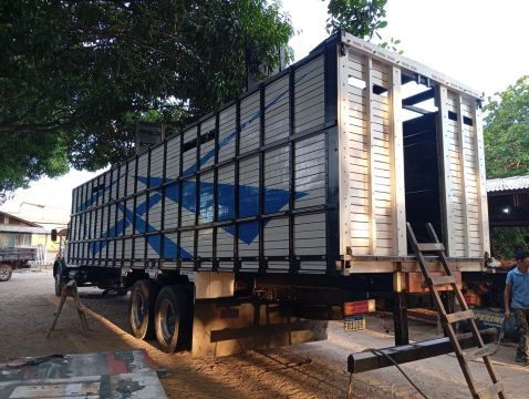 Vendo caminhão 15-25 ano 1987 valor 180 mil 