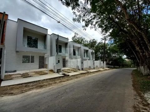 VENDE-SE CASA DUPLEX - 2 QUARTOS - 69M²