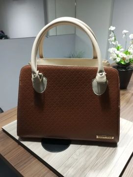 Vendo essa bolsa de mão Santorini
