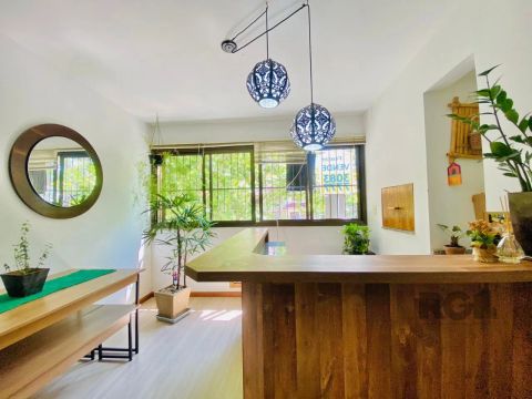 Excelente apartamento garden, de três dormitórios, sendo uma suíte. Com uma vaga dupla de 