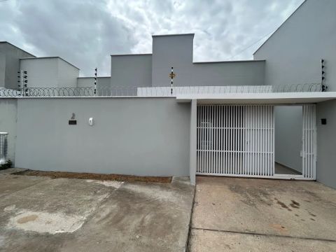 Aluga-se casa no bairro aeroporto próximo ao shopping pátio 