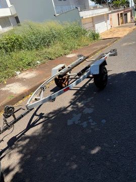 Vende-se carretinha de jet ski 