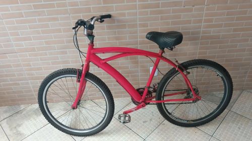 Bicicleta vermelha aro 26