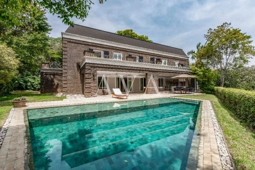 Casa Esplendorosa na Cidade Jardim: Luxo e Conforto em 1.057 m²