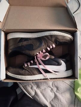 Tênis Nike Air Jordan 1 Low Travis Scott