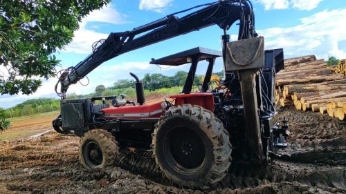 ALUGUEL DE MUNCK FLORESTAL IMPLEMATER PARA CARGA E DESCARGA TORAS 