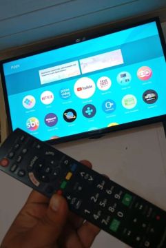 TV Smart 4K com controle remoto