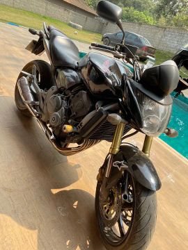 Honda CB 600F Hornet - Impecável