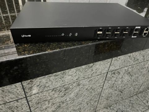 OLT GPON ufiber 8 pon 2sfp+