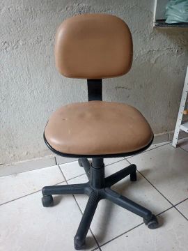 Cadeira de Escritório Giratória - Oferta!