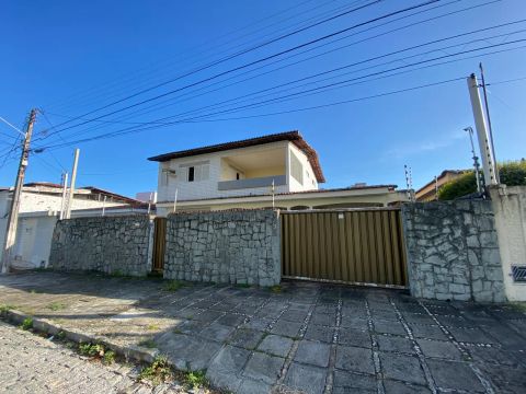 Imóvel para venda possui 200 metros quadrados com 3 quartos em Nossa Senhora de Nazaré - N