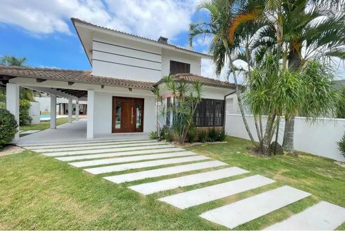 CASA 3 DORMITORIOS COM SUITE - CENTRO