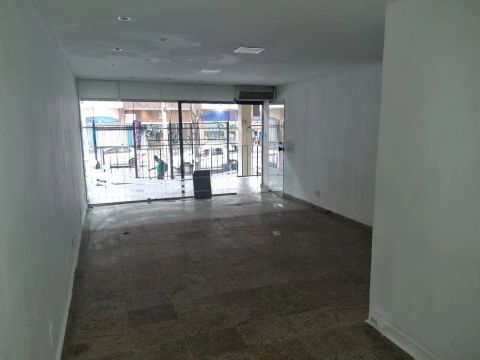 Loja ao lado do Banco do Brasil