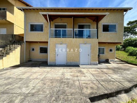 Casa duplex em condomínio para locação Teresópolis