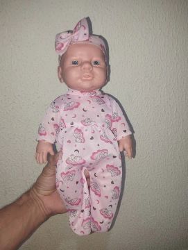 Boneca fala papai, mamãe,rir e chora- Linda e Detalhada