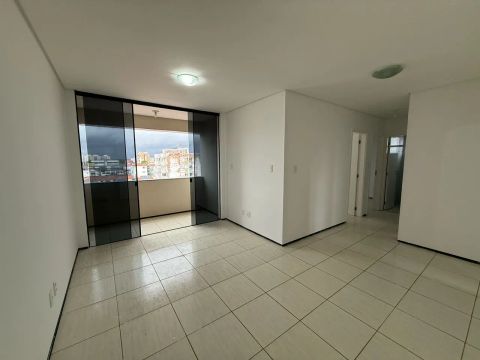 Alugo um apartamento no Renascença