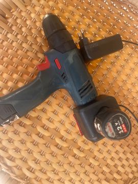 Parafusadeirs Bosch 12 volts 350$
