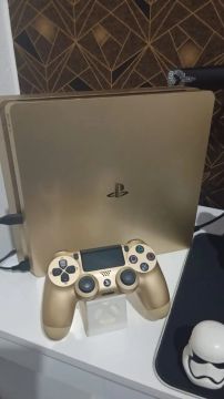 Playstation 4 Dourada - Edição Limitada 