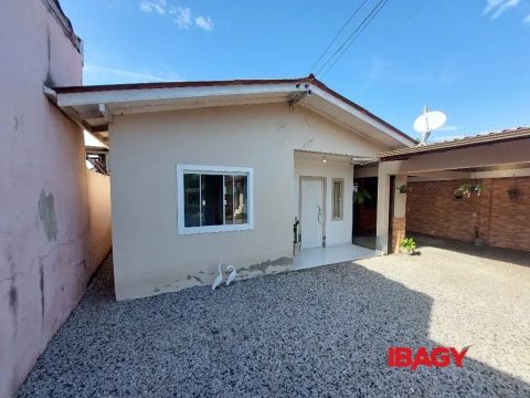 Excelente Casa 2 dormitório(s) em Tapera - Florianópolis