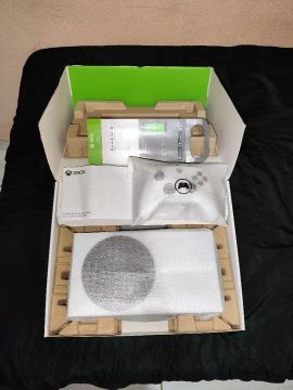 Xbox Series S - Vendo ou troco