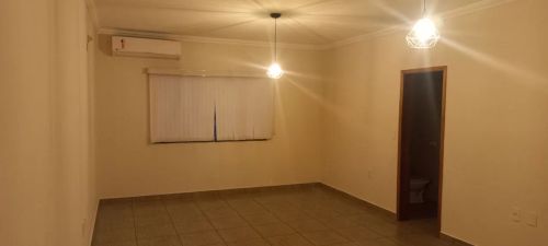 Aluga-se  sala comercial ótima localização 