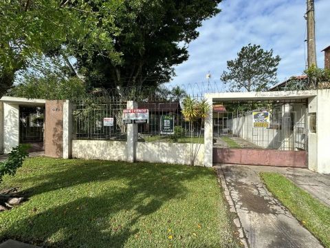 Casa à venda no Laranjal, Pelotas: 210 m², 3 dormitórios, piscina, churrasqueira, móveis r