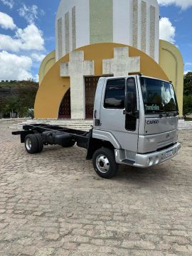 Caminhão Cargo 815e 2011