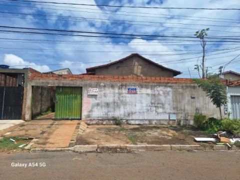 CASA NO SETOR SÃO JUDAS TADEU
