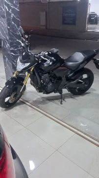 Honda CB 600F Hornet - Impecável