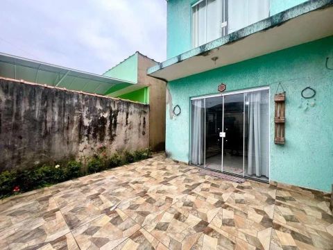 Oportunidade Imperdível: Casa em Peruíbe, Perto da Praia!