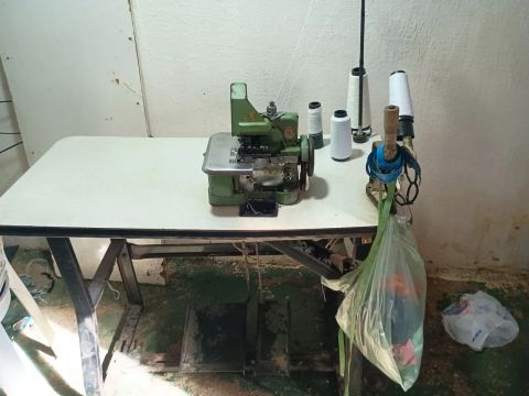 Vendo overlock . 