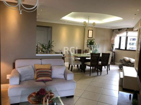 Espetacular apartamento de 3 dormitórios (1 suíte) no Bairro Boa Vista.Amplo living com 3 