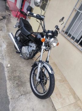 Moto Suzuki Intruder 125